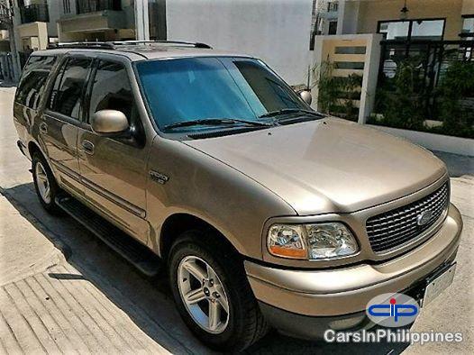 Ford Expedition Automatic - image 9