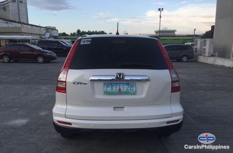 Honda CR-V Automatic - image 12