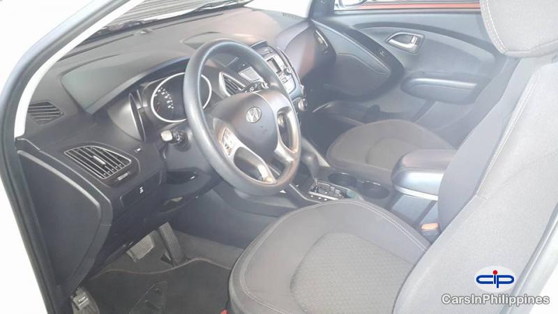 Hyundai Terracan Automatic - image 4