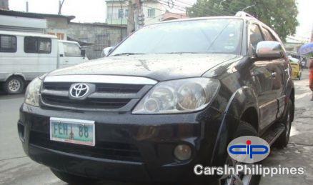 Picture of Toyota Fortuner Automatic 2011