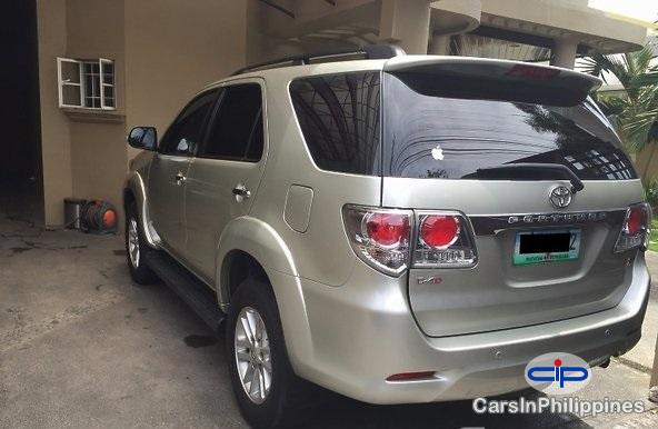 Toyota Fortuner Automatic 2013 - image 2