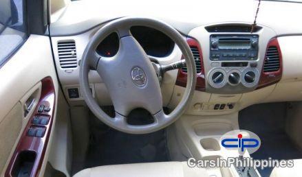 Toyota Innova Automatic 2010 - image 4
