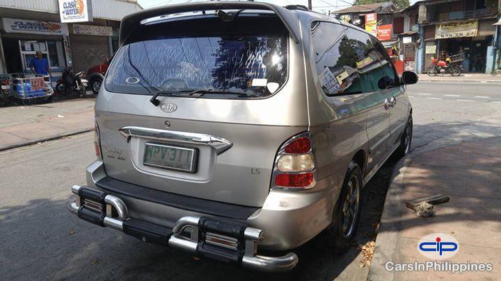 Kia Carnival Automatic 2000 - image 2