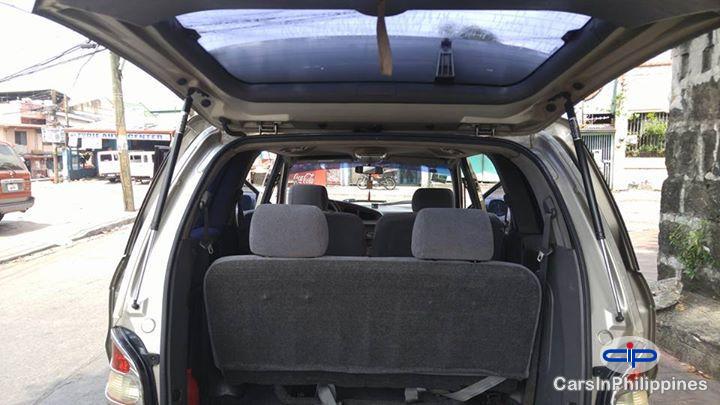 Kia Carnival Automatic 2000 - image 4