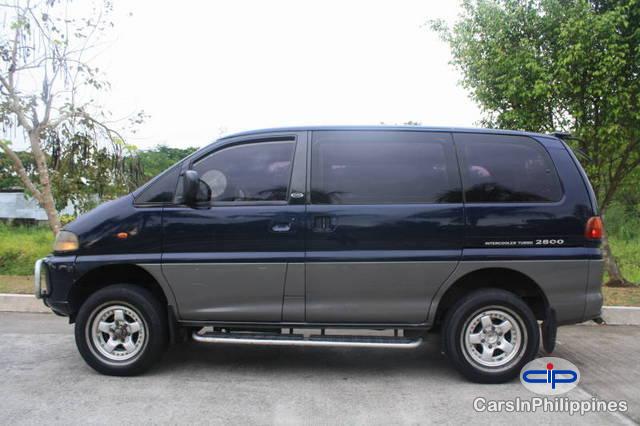 Pictures of Mitsubishi Space Gear Automatic 2002